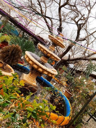 عکس باغچه و رستوران فدک