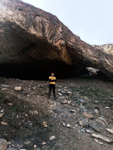 عکس غار مغان