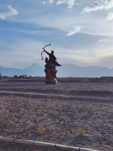 عکس مجسمه آرش کمانگیر