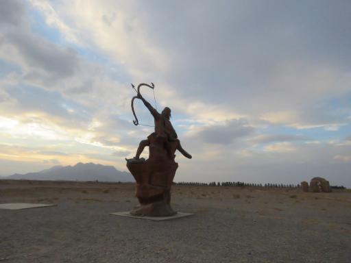 عکس مجسمه آرش کمانگیر