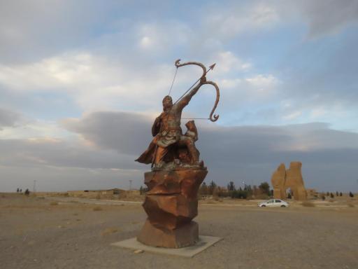 عکس مجسمه آرش کمانگیر