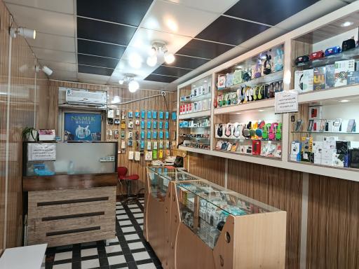 عکس فروشگاه موبایل نامیک 