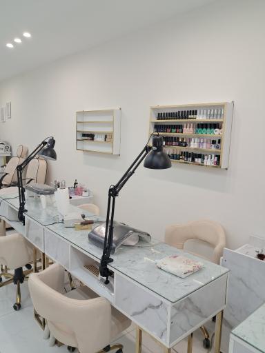 عکس سالن زیبایی ماهورا