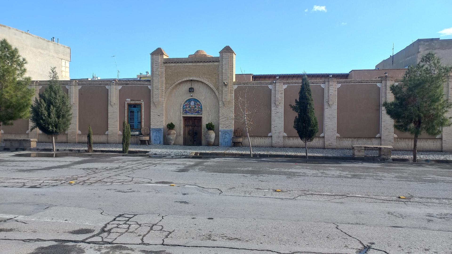 عکس عمارت عباسقلی خان