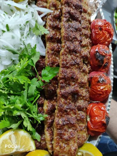 عکس رستوران و سفره خانه سنتی مهروماه