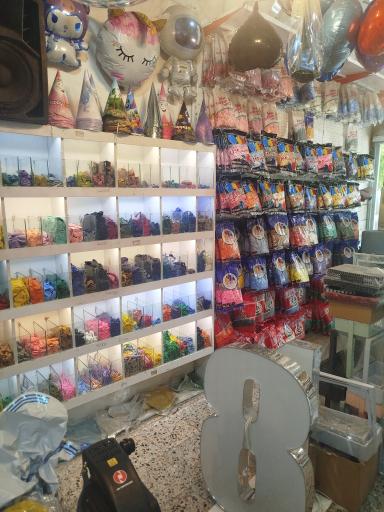 عکس لوازم تولد بادکنک رنگی 