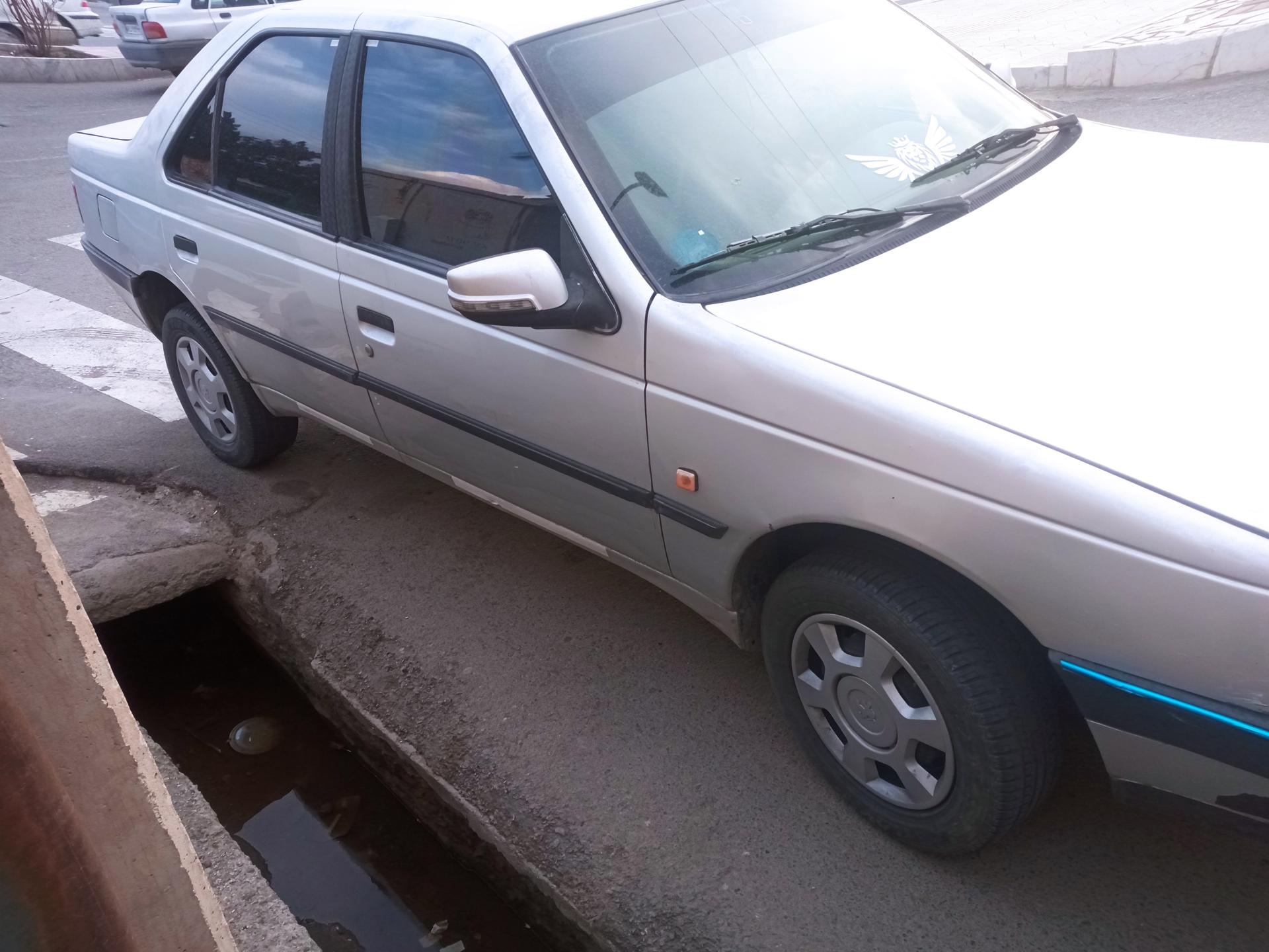 عکس شیشه اتومبیل جمالی 