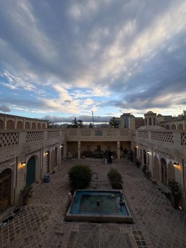 عکس عمارت عباسقلی خان