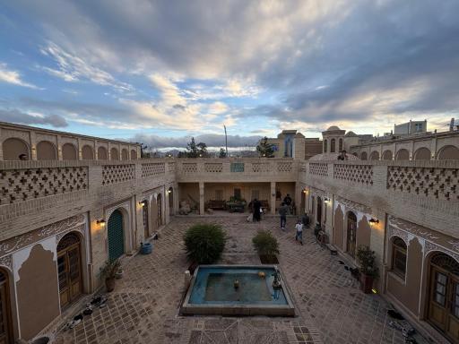 عکس عمارت عباسقلی خان