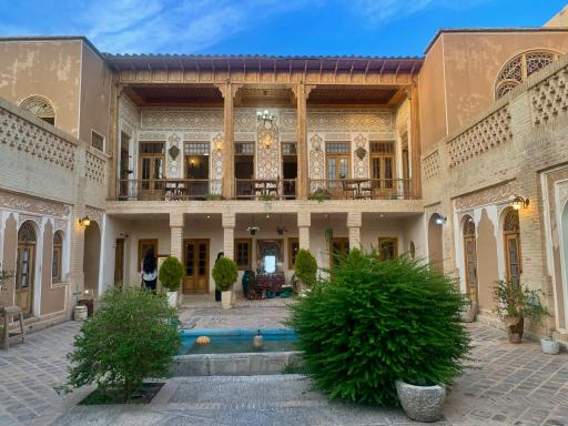 عکس عمارت عباسقلی خان