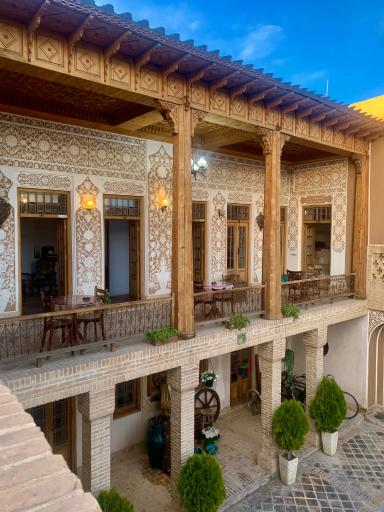 عکس عمارت عباسقلی خان