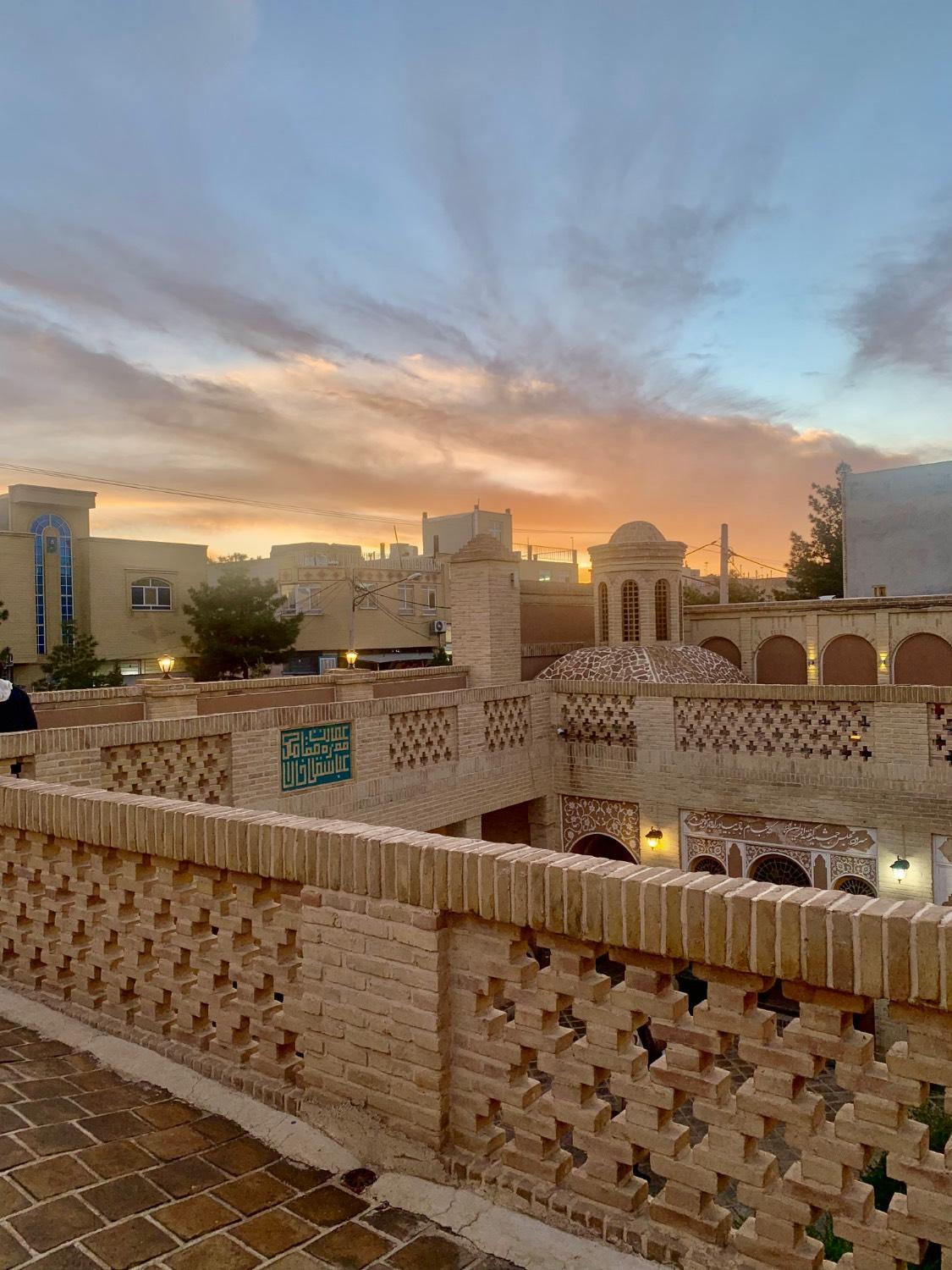 عکس عمارت عباسقلی خان