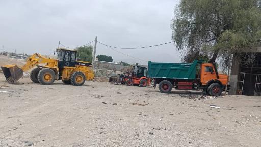 عکس خدمات بیل و لودر و کمپرسی پور ملک 