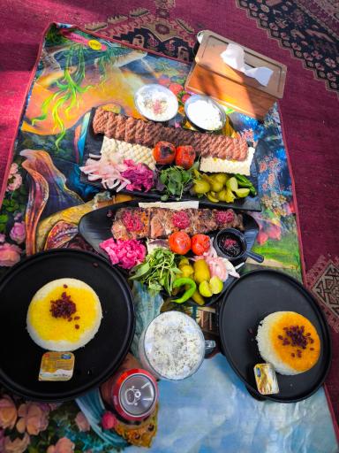 عکس باغ رستوران دربار ایرونی