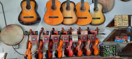 عکس آموزشگاه موسیقی آوای چکاوک