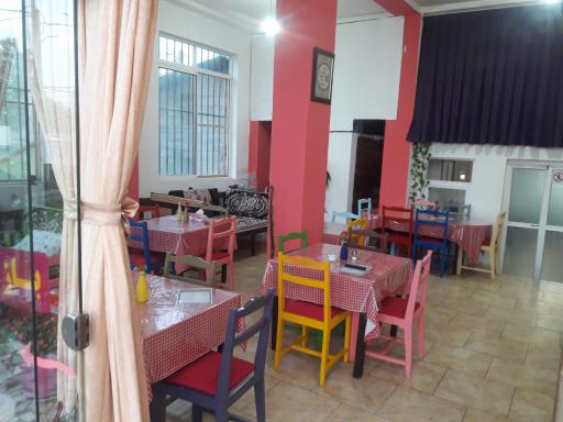 عکس آشپزخانه و سالن غذاخوری ماه بانو 