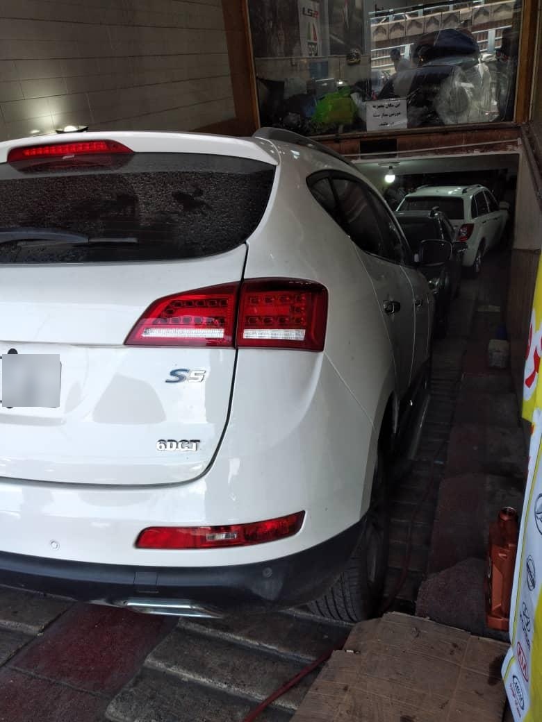 عکس تعمیرگاه خودروچینی دانیال