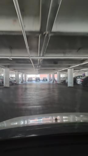 عکس پارکینگ عمومی شهرداری