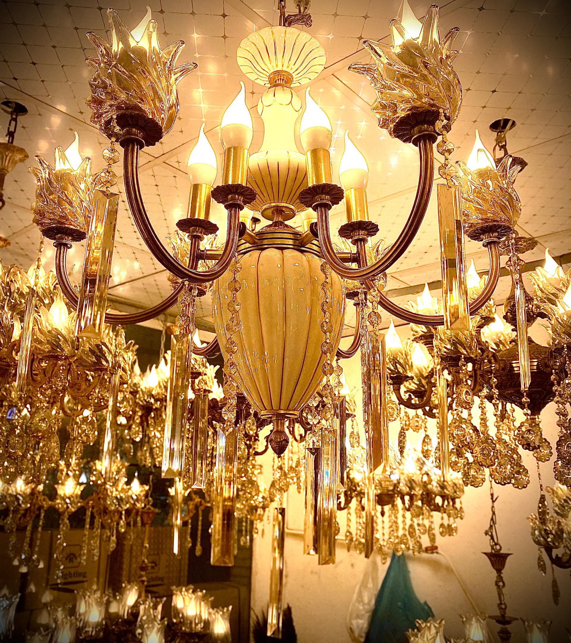 عکس فروشگاه لوستر برنزه