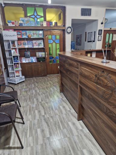 عکس آموزشگاه زبان گل نرگس