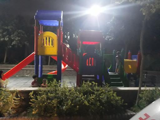 عکس پارک بازی کودکان