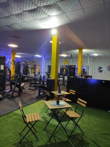 عکس باشگاه بدنسازی اسکات