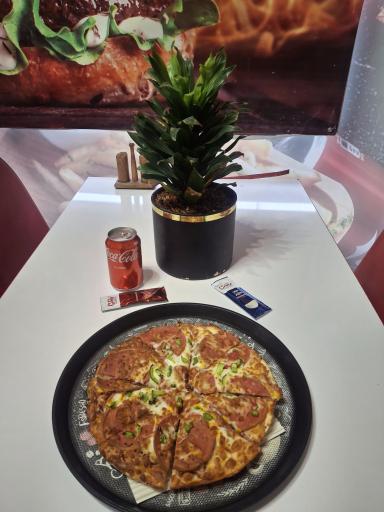 عکس پیتزا هفت ستاره