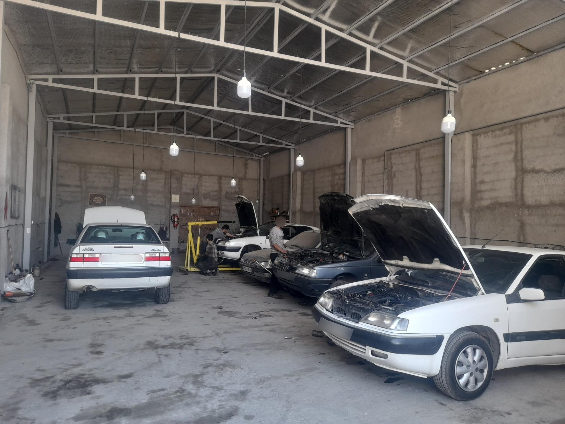 عکس تعمیرگاه زانتیا