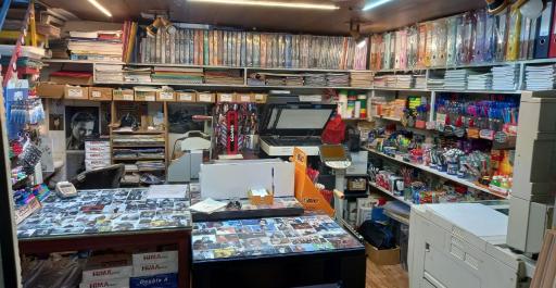 عکس دفتر فنی هنر (مولن روژ سابق)