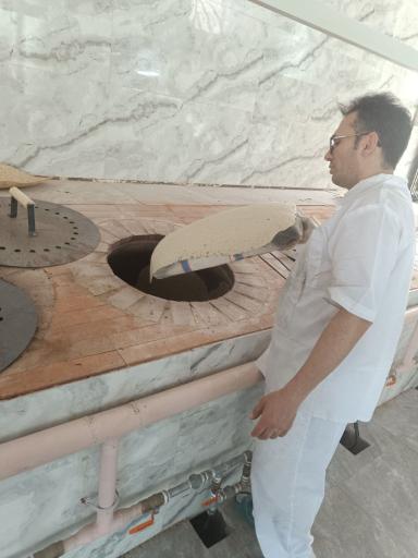 عکس نانوایی سنتی عالیجناب