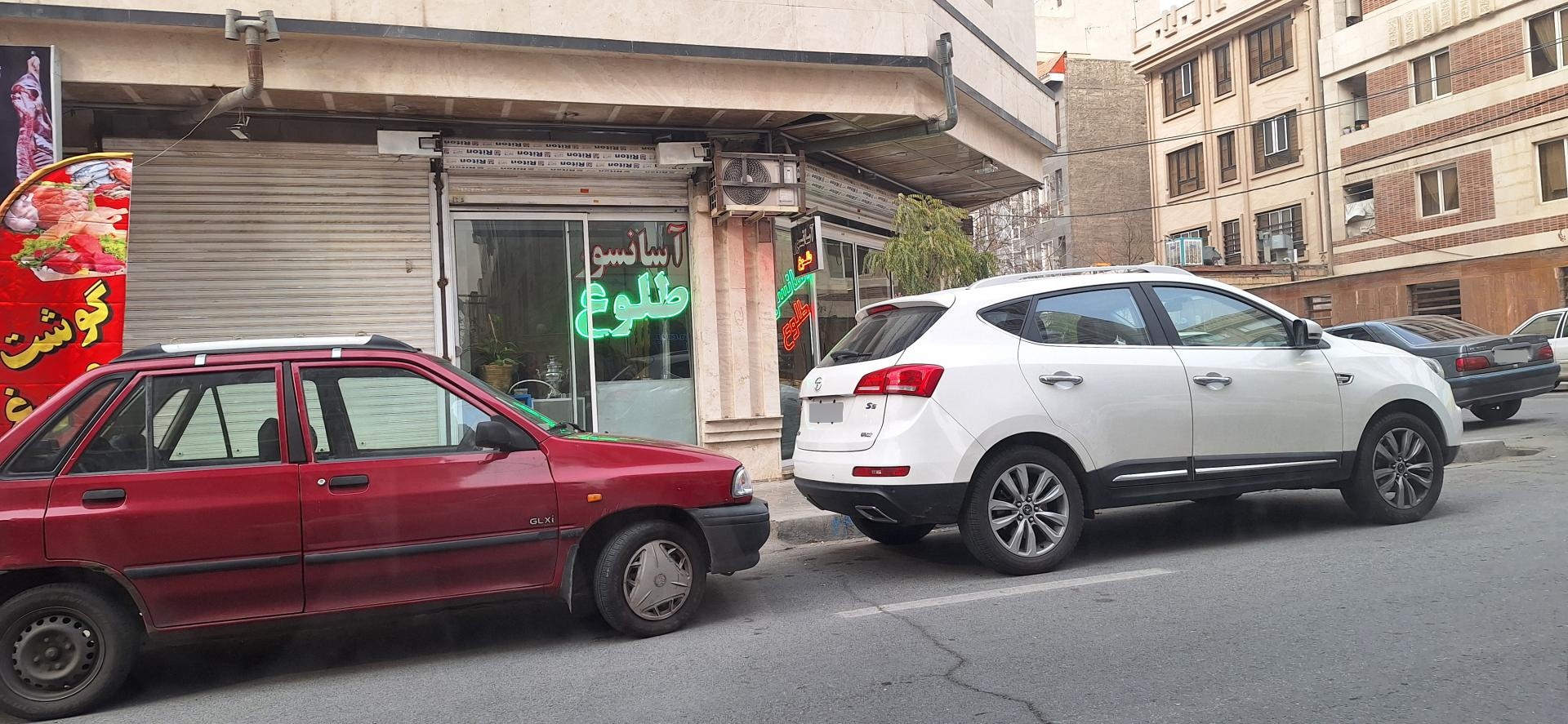 عکس آسانسور طلوع
