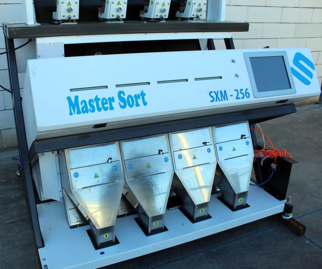 عکس فروشگاه سورتینگ لیزر رنگی مستر کارماشین 