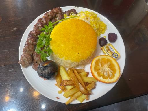عکس تهیه غذای ته دیگ