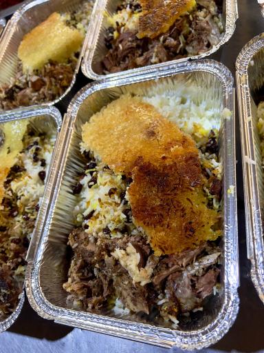 عکس تهیه غذای ته دیگ