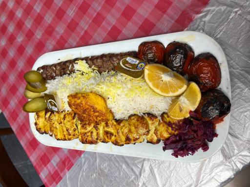 تهیه غذای ته دیگ