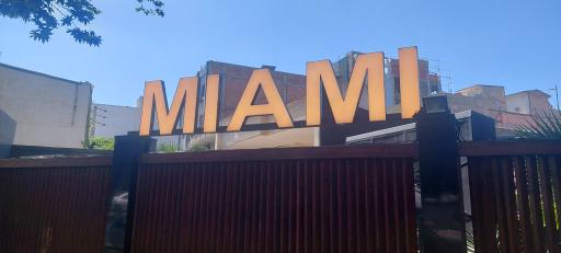 عکس کافه رستوران میامی