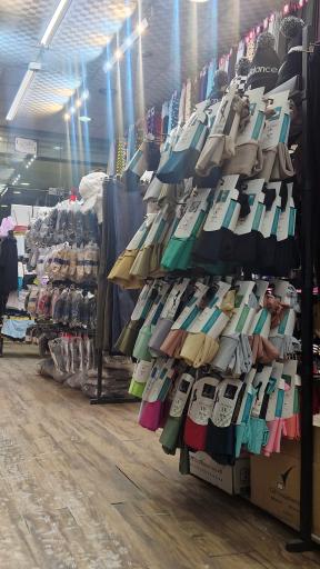 عکس فروشگاه جوراب و لباس زیر پیتا