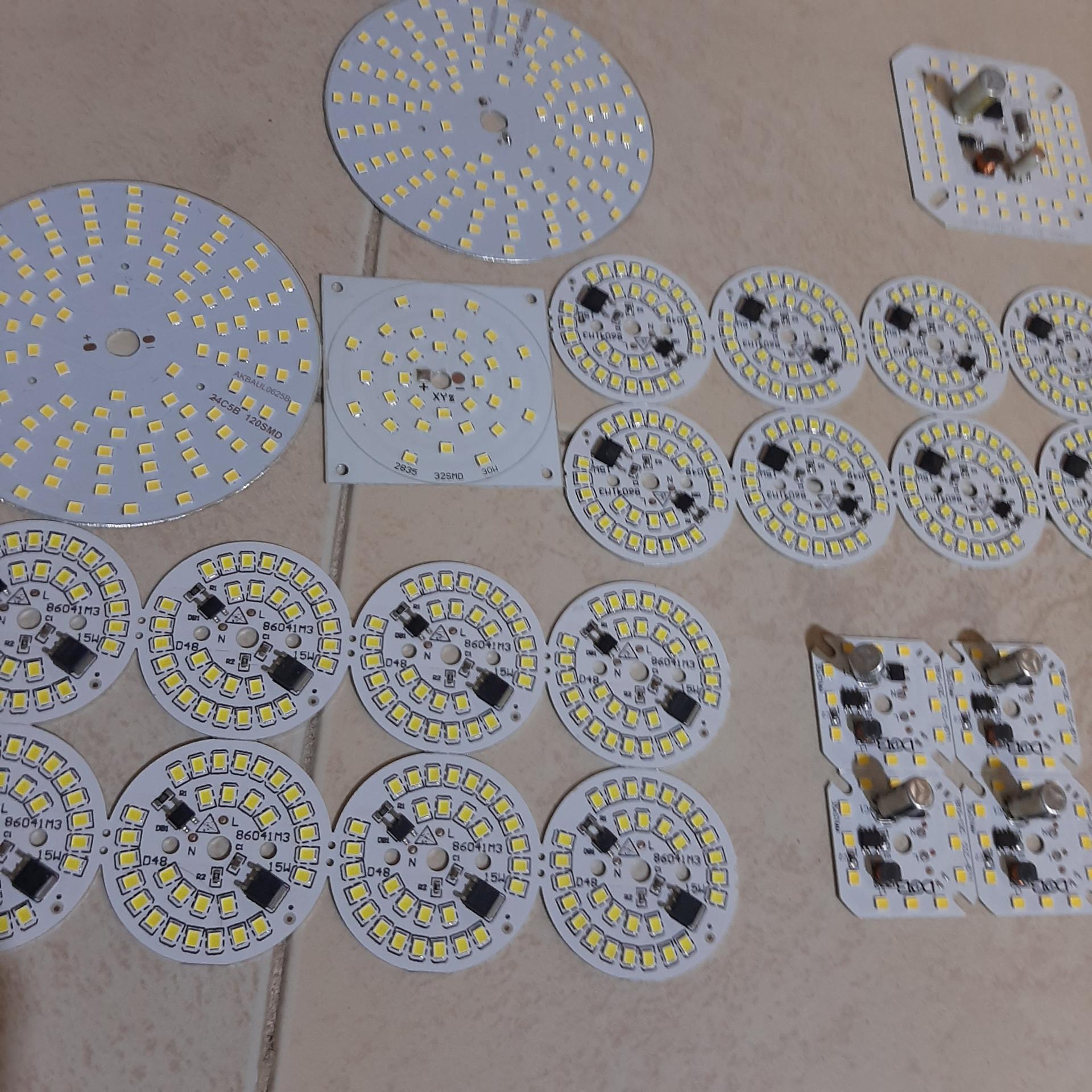 عکس تعمیرات تخصصی لامپ اصفهانی