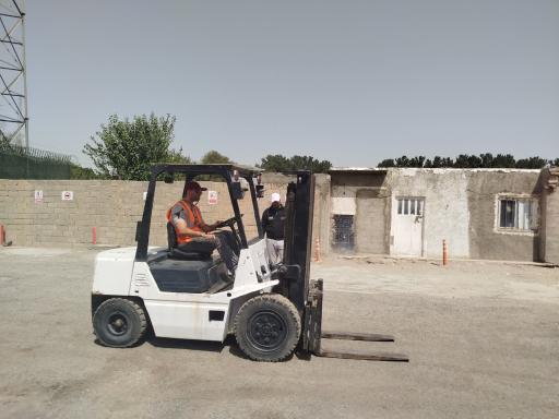 آموزشگاه رانندگی لیفتراک آسان ماشین 