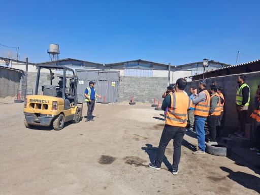 عکس آموزشگاه رانندگی ویژه لیفتراک آسان ماشین