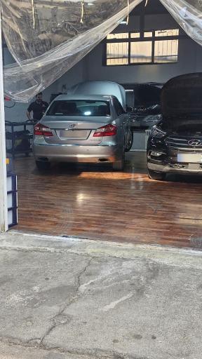 عکس تعمیرگاه هیوندای و کیا دایناکو