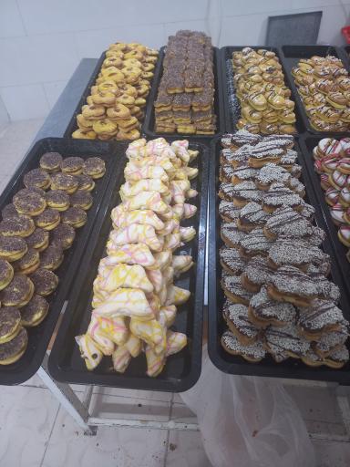 عکس کارگاه شیرینی پزی امیر