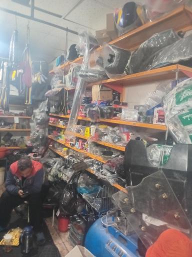 عکس لوازم یدکی و تعمیرات موتورسیکلت سادات