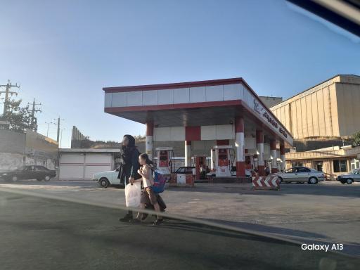 عکس جایگاه سوخت بنزین سنه دژ