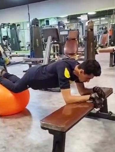 باشگاه تخصصی ورزشی حرکات اصلاحی و ماساژ دکتر مستغنی 