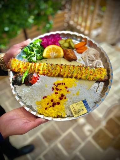 عکس باغ رستوران سنتی خانه غذا