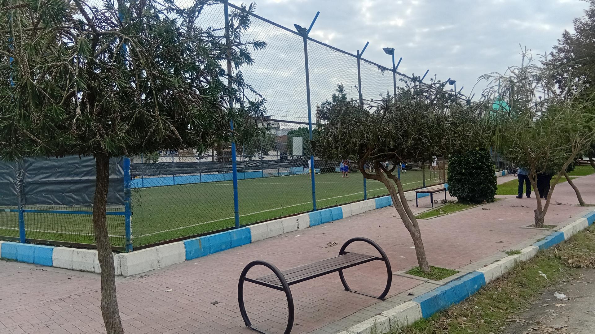 عکس زمین چمن مصنوعی کاظم آباد