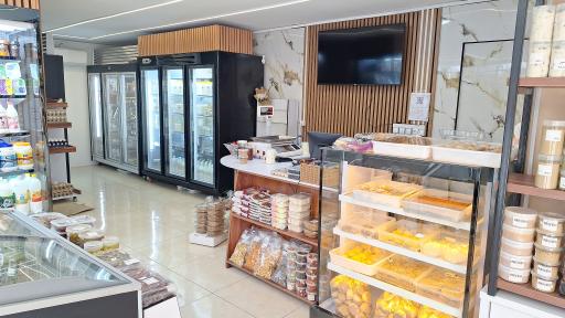 عکس لبنیات سنتی میلک لند