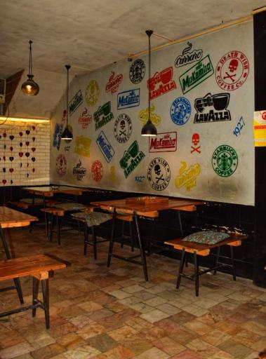 عکس کافه تریا یه جای دیگه 