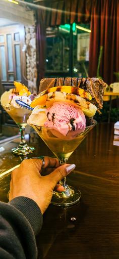 عکس کافه تریا یه جای دیگه 